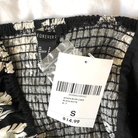 F21 Crop Floral Top - Picture 2 of 4